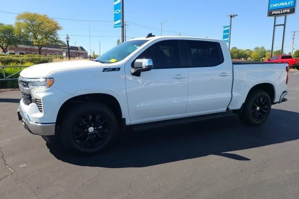 2024 Chevrolet Silverado 1500 LT photo 1