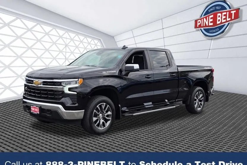 2025 Chevrolet Silverado LT photo 1