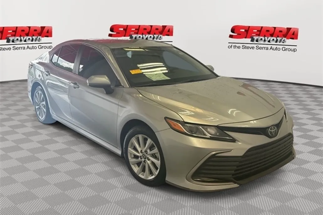 2024 Toyota Camry LE photo 1