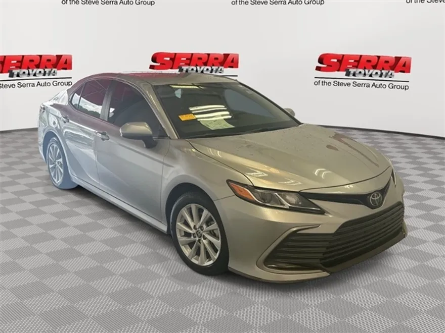 2024 Toyota Camry LE photo 1