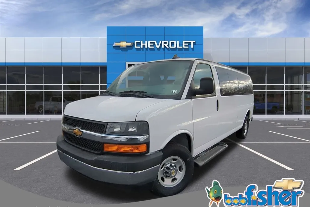 2024 Chevrolet Express Cargo 3500 photo 1