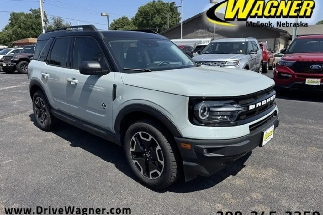 2021 Ford Bronco Sport Outer Banks photo 1