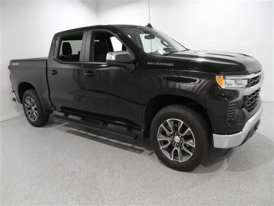 2024 Chevrolet Silverado 1500 LT photo 1