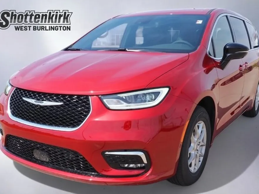 2025 Chrysler Pacifica photo 1