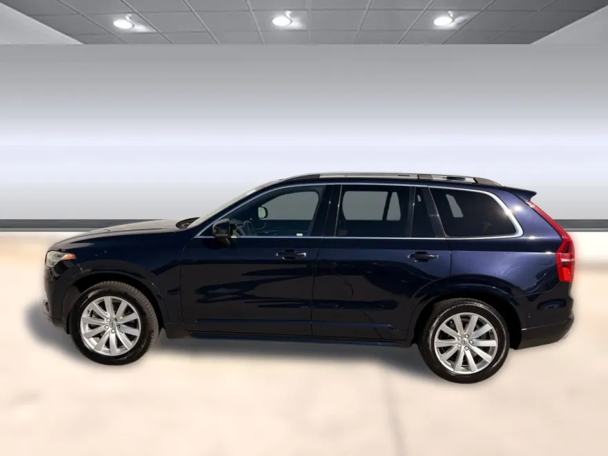 2016 Volvo XC90 T6 Momentum photo 1