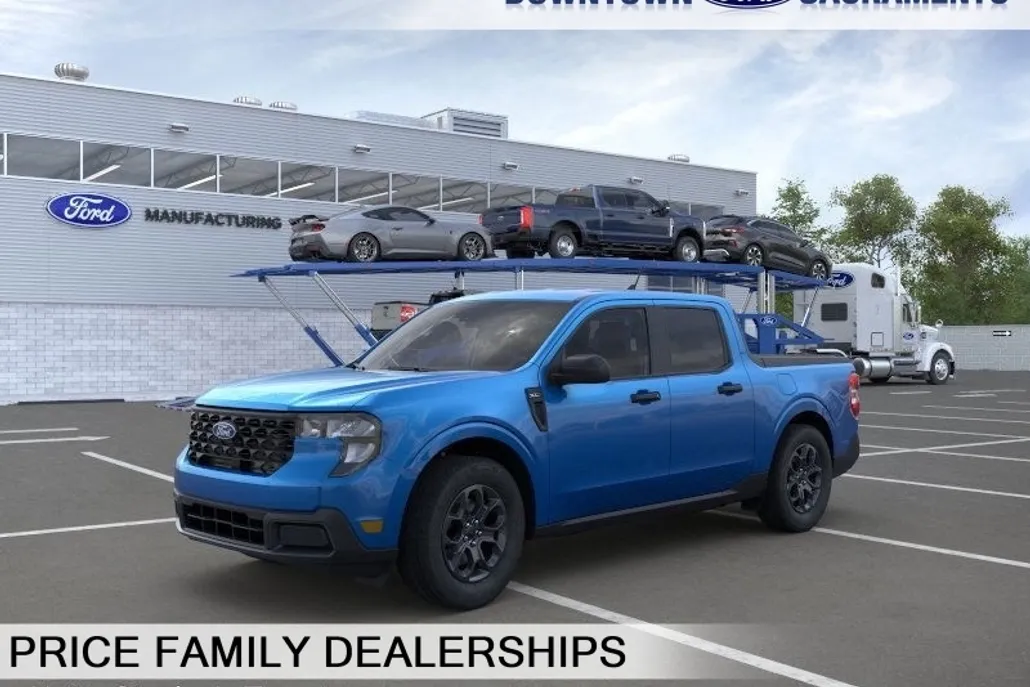 2025 Ford Maverick XLT photo 1