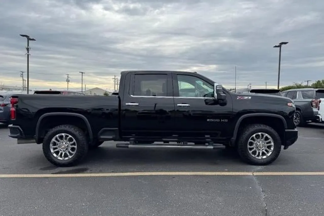 2024 Chevrolet Silverado 2500HD LTZ photo 1