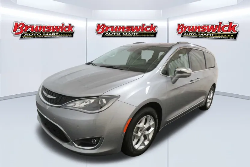 2020 Chrysler Pacifica Limited photo 1
