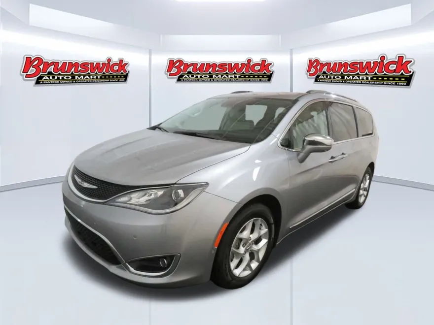 2020 Chrysler Pacifica Limited photo 1