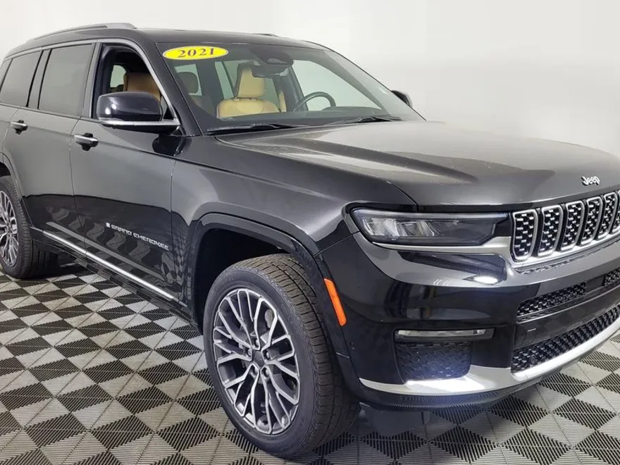 2021 Jeep Grand Cherokee L Summit photo 1