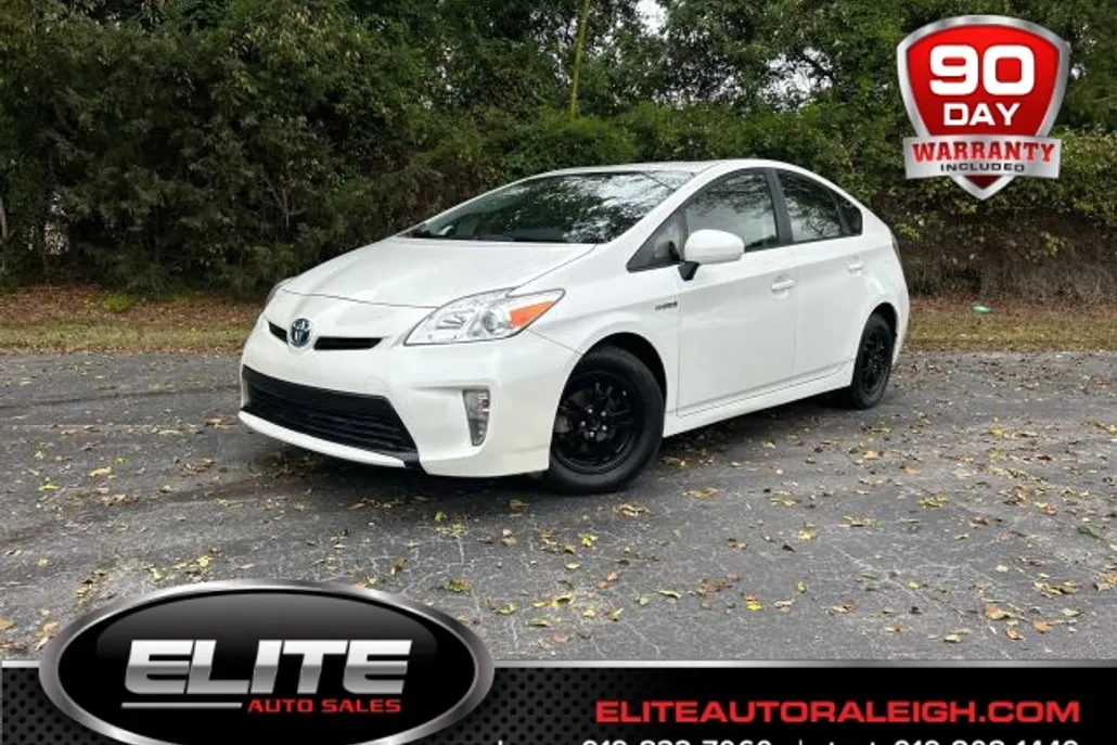 2014 Toyota Prius Two photo 1