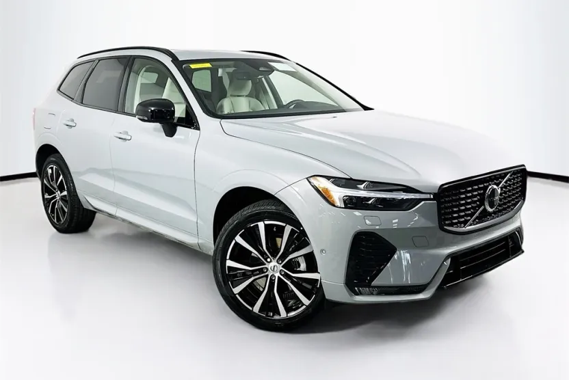 2025 Volvo XC60 B5 Plus photo 1