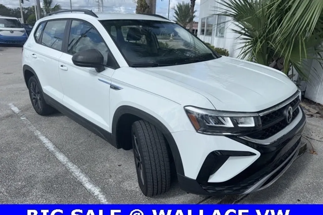 2022 Volkswagen Taos S photo 1