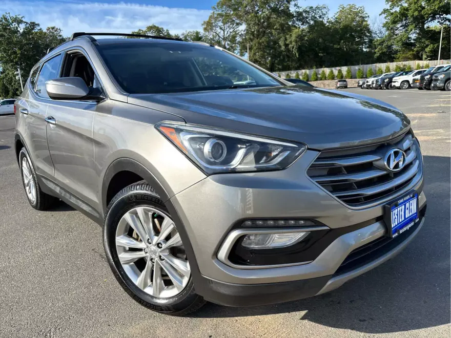 2018 Hyundai Santa Fe Sport 2.0T photo 1