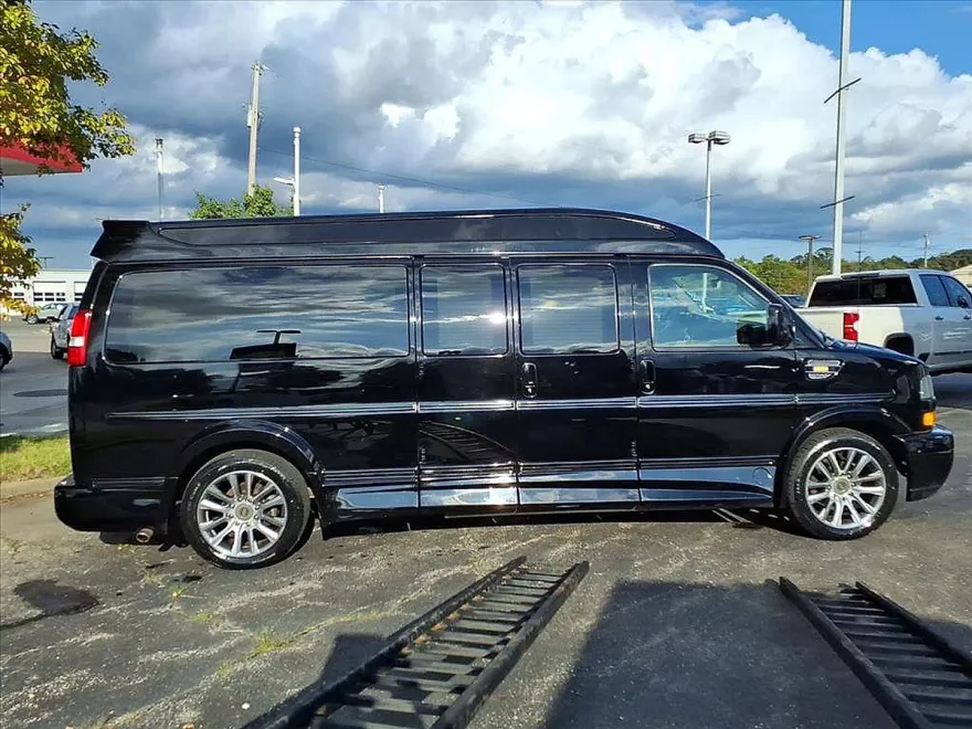 2019 Chevrolet Express Cargo 2500 Base photo 1