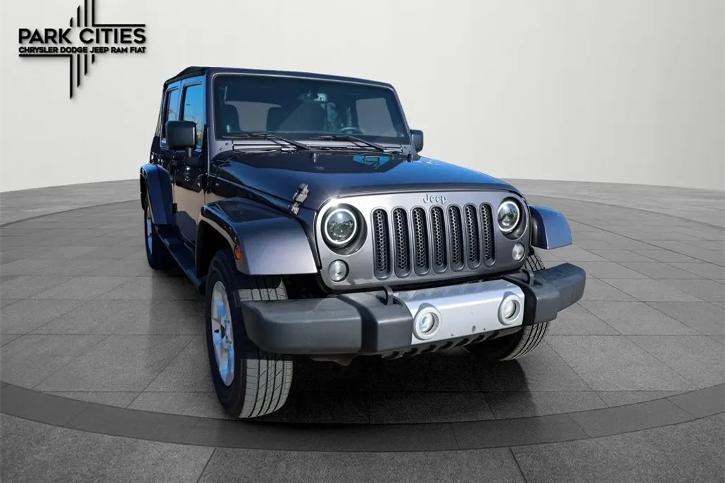 2014 Jeep Wrangler Unlimited Sahara photo 1