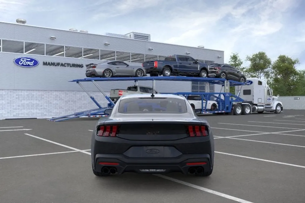 2025 Ford Mustang GT photo 1