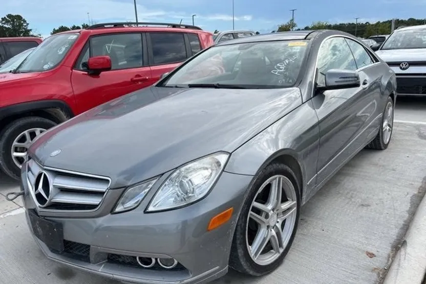2011 Mercedes Benz E 350 photo 1