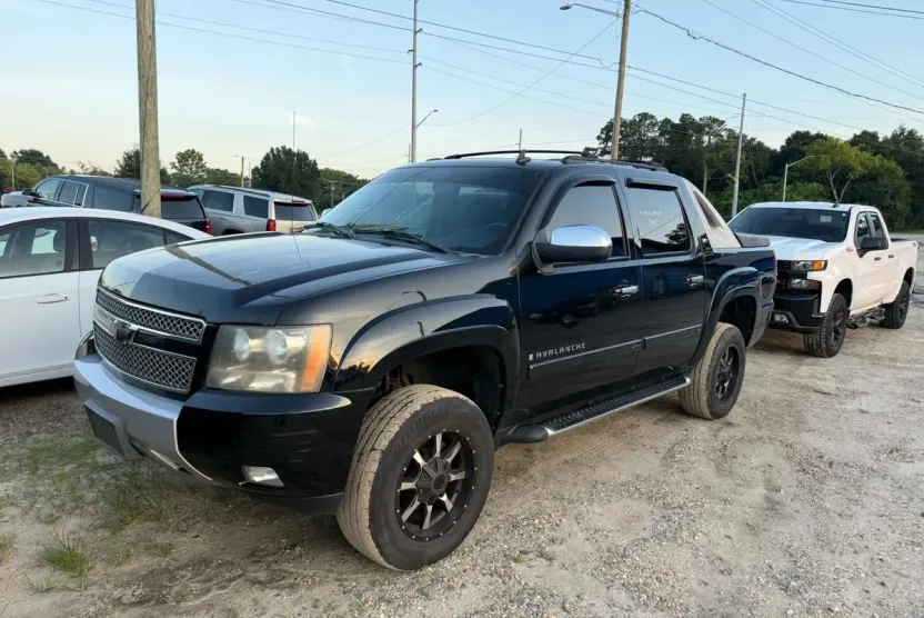 2008 Chevrolet Avalanche LT photo 1