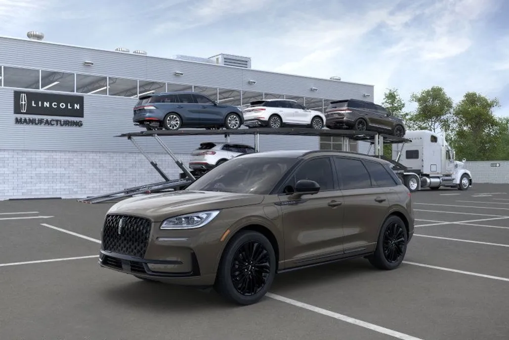 2025 Lincoln Corsair Grand Touring photo 1