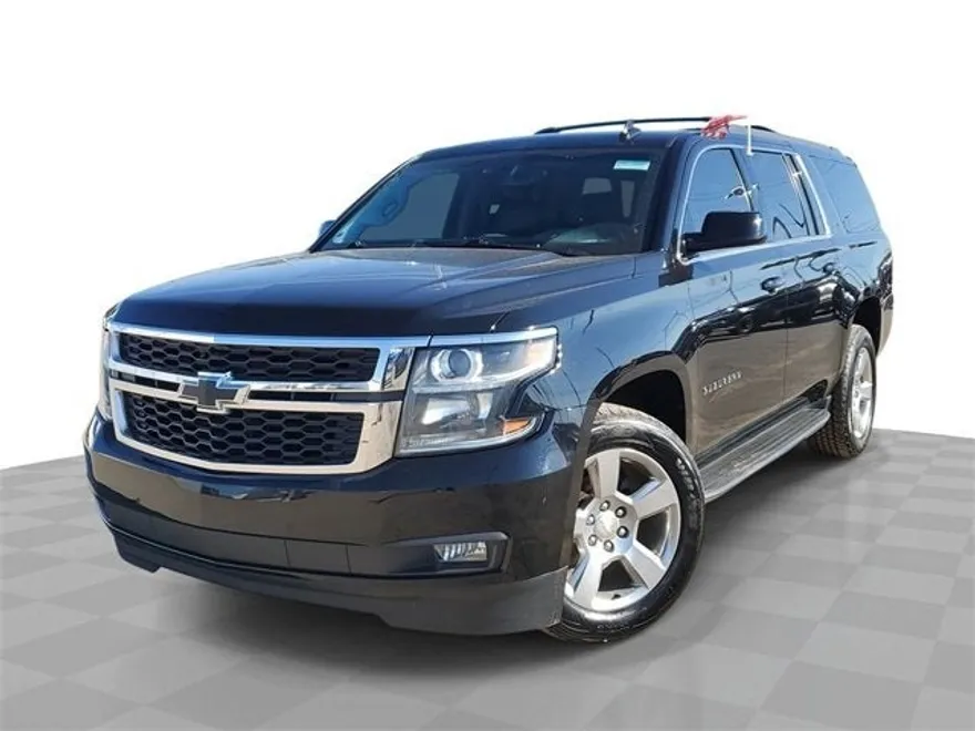 2018 Chevrolet Suburban LT photo 1
