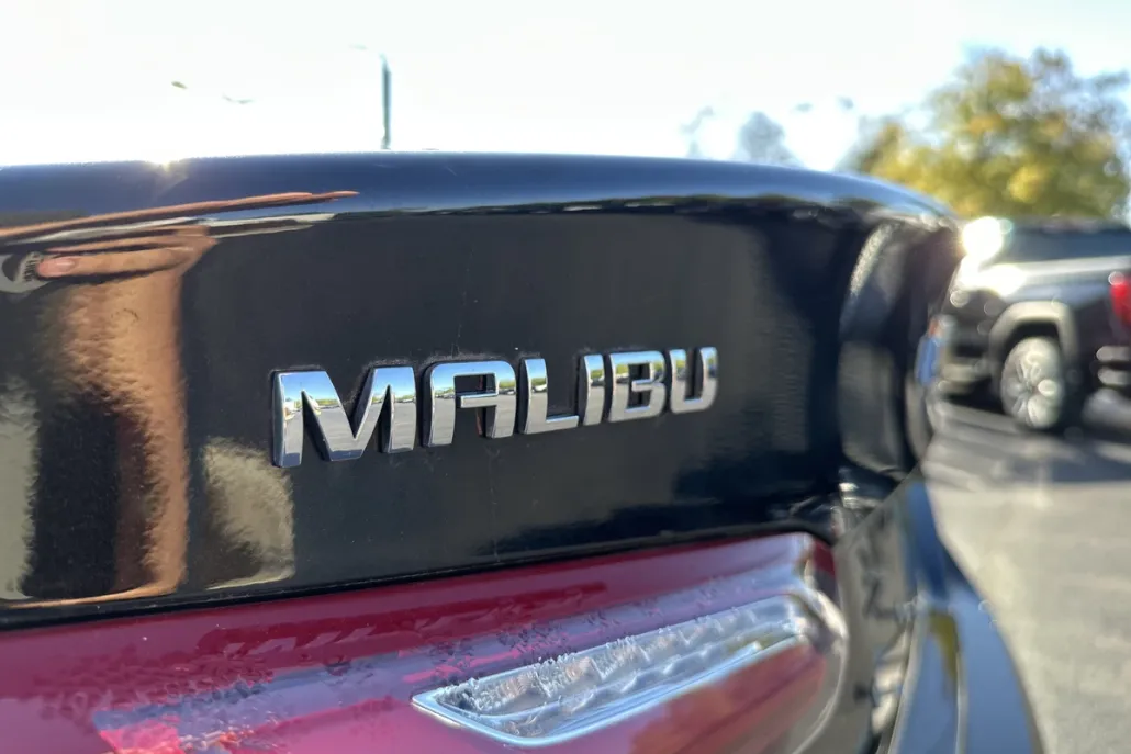 2022 Chevrolet Malibu 1LT photo 1