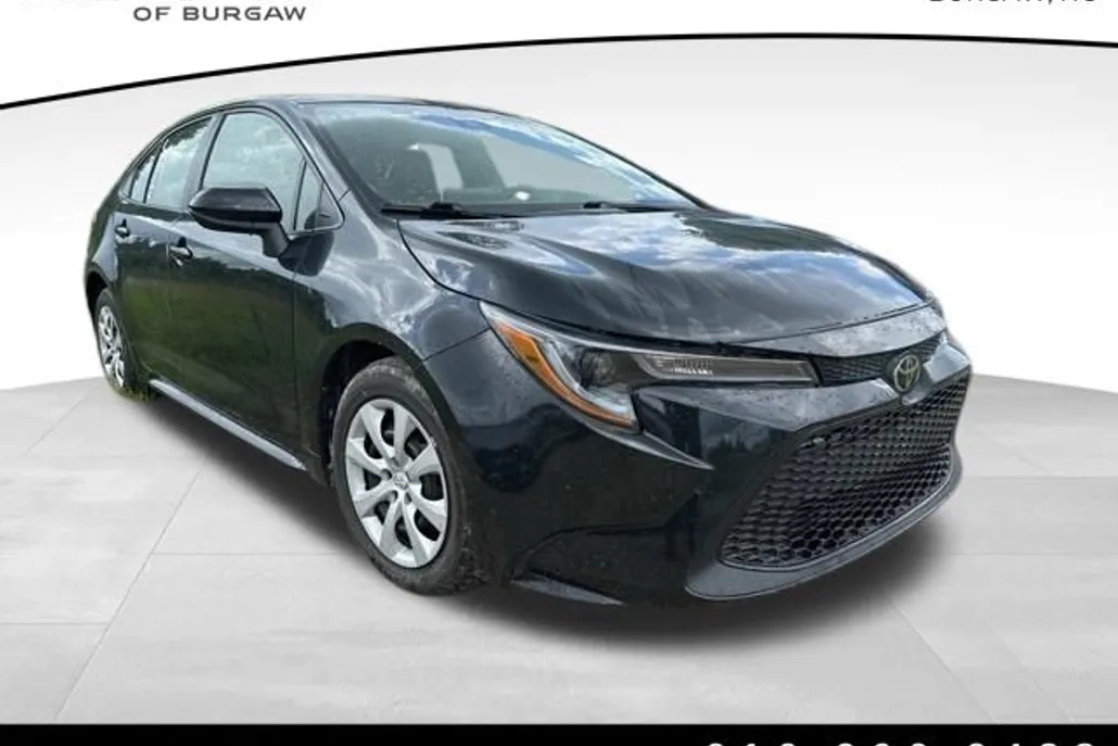 2020 Toyota Corolla LE photo 1