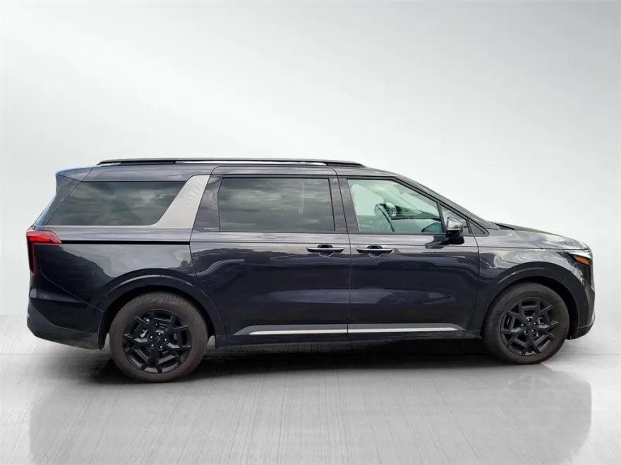 2025 Kia Carnival SX Prestige photo 1