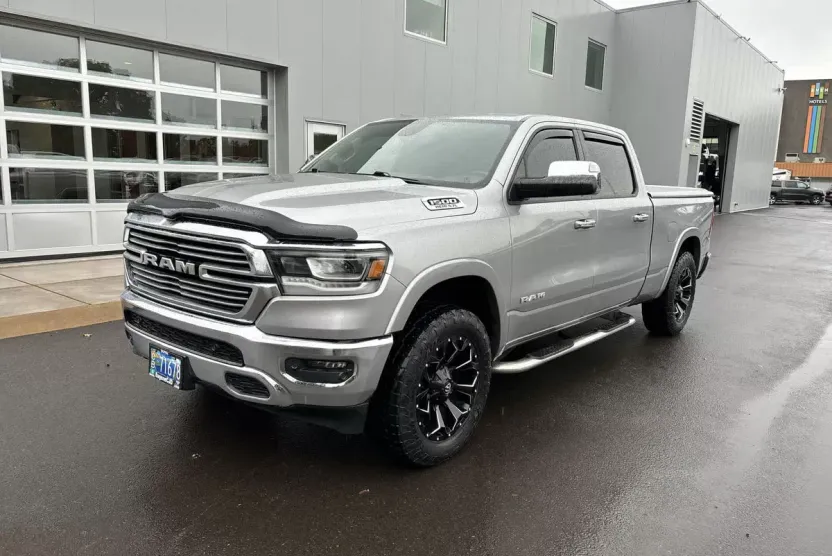 2019 Ram 1500 Laramie photo 1