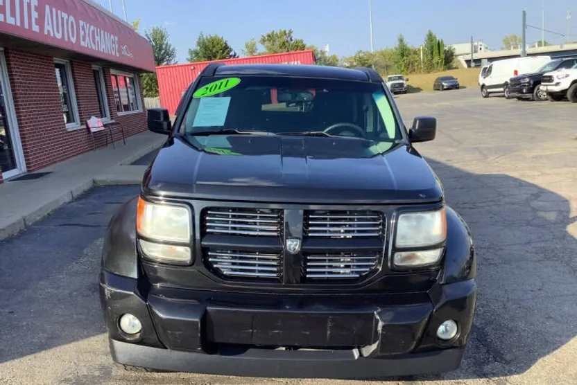 2011 Dodge Nitro SXT photo 1