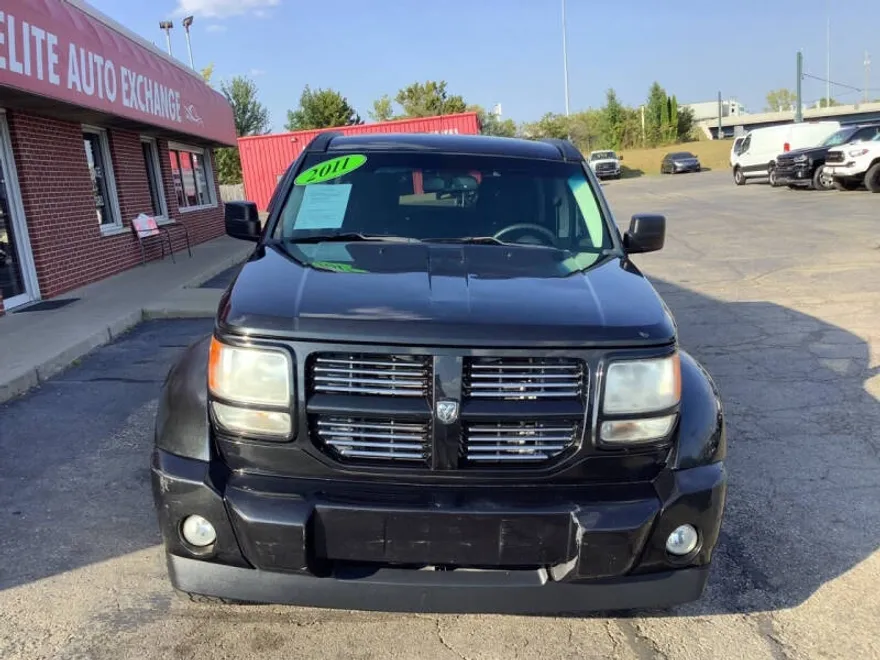 2011 Dodge Nitro SXT photo 1