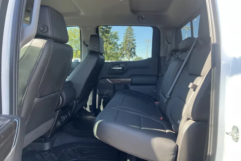 2019 Chevrolet Silverado 1500 LT photo 1