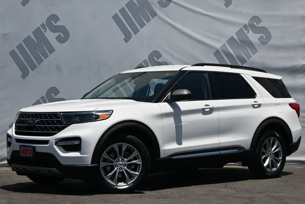 2021 Ford Explorer XLT photo 1
