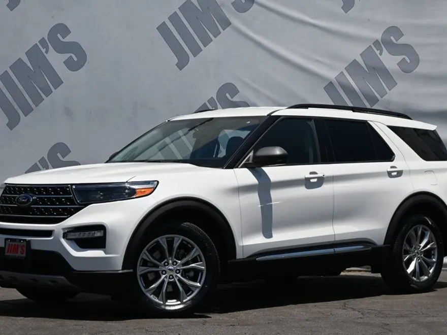 2021 Ford Explorer XLT photo 1