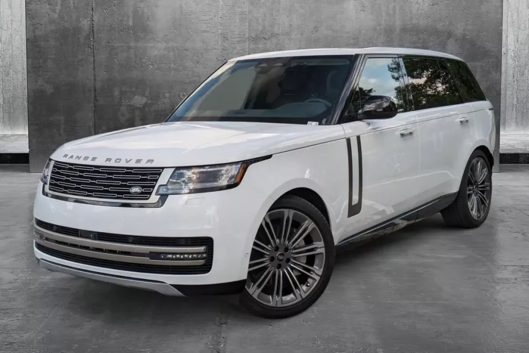 2024 Land Rover Range Rover SE photo 1