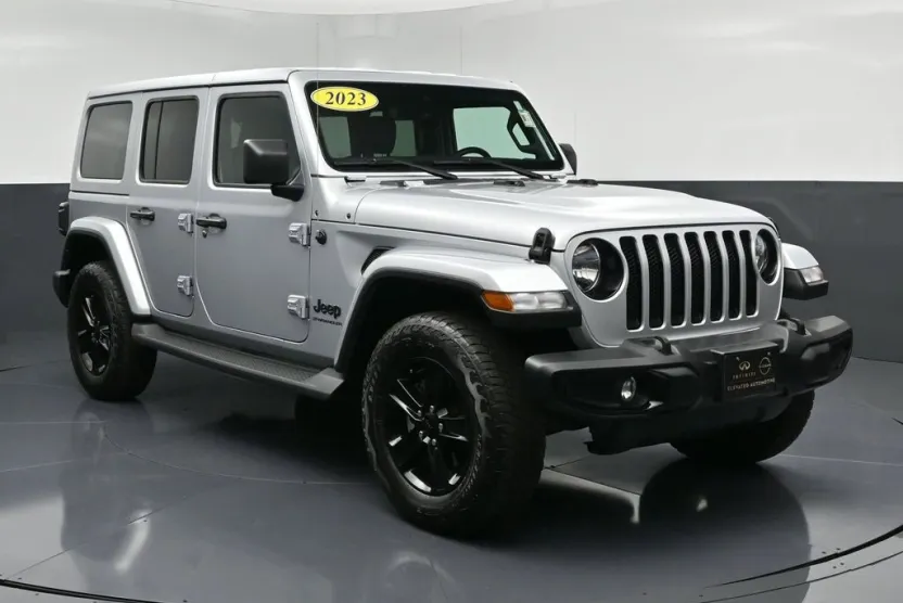 2023 Jeep Wrangler Sahara Altitude photo 1