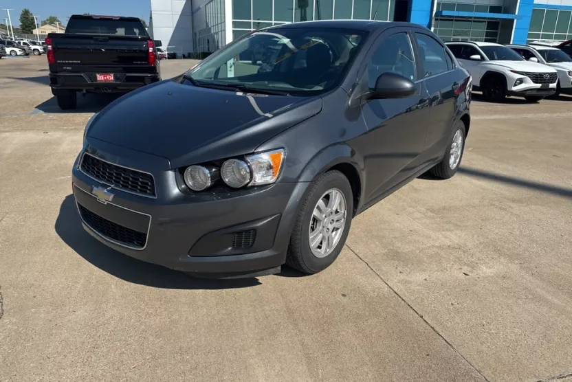 2012 Chevrolet Sonic LT photo 1