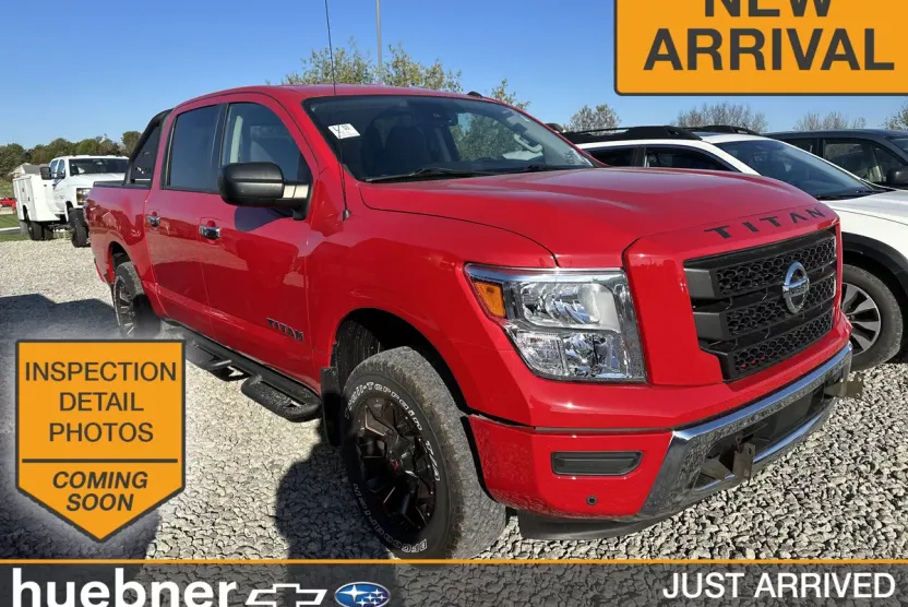2021 Nissan Titan SV Crew Cab photo 1
