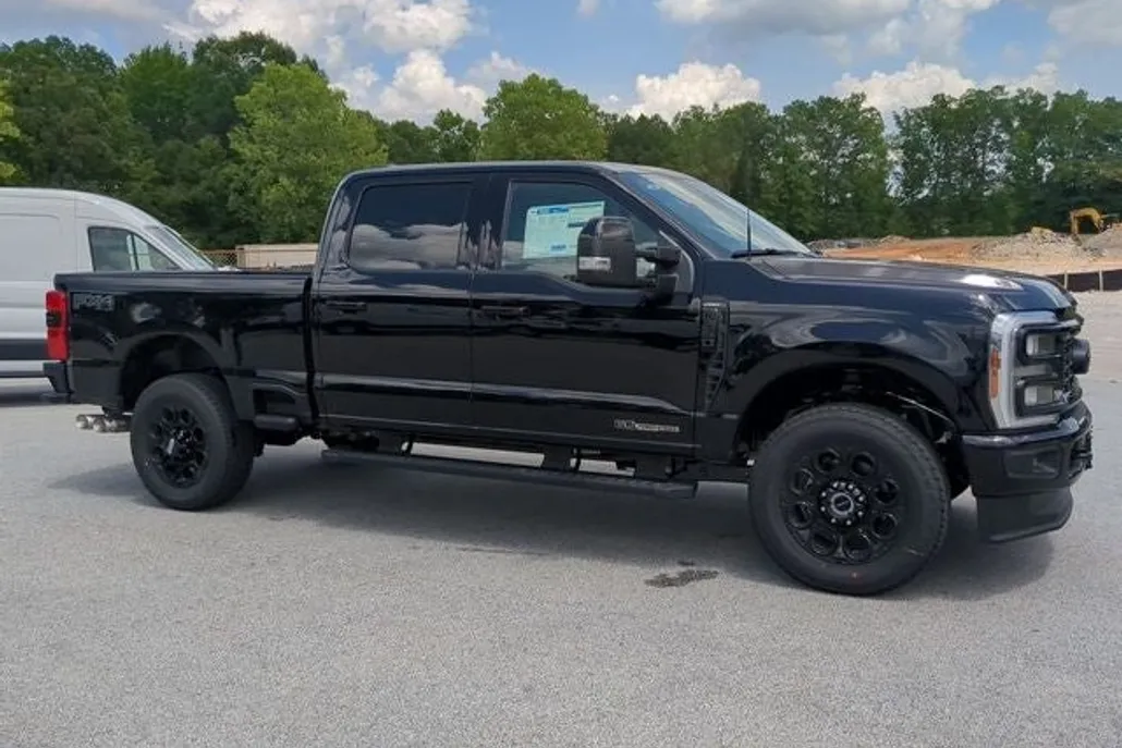 2025 Ford F-250 photo 1