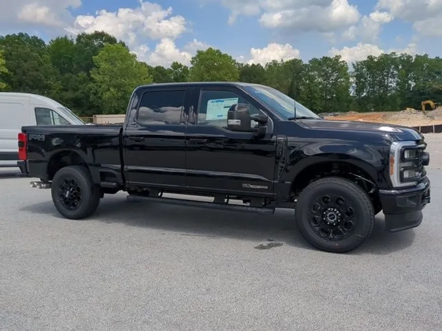 2025 Ford F-250 photo 1