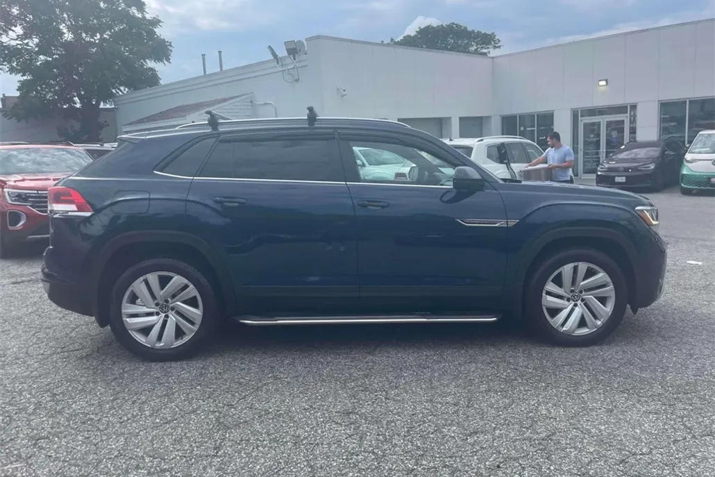 2021 Volkswagen Atlas Cross Sport SE Technology photo 1