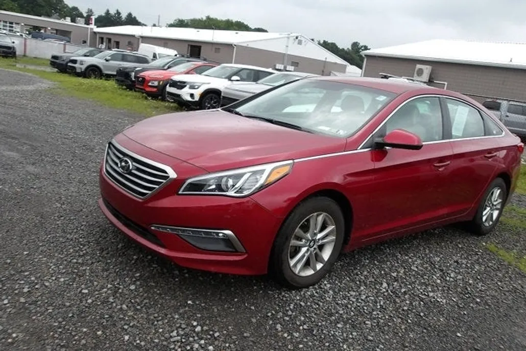 2015 Hyundai Sonata SE photo 1