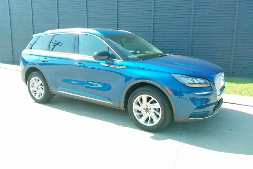 2020 Lincoln Corsair Standard photo 1