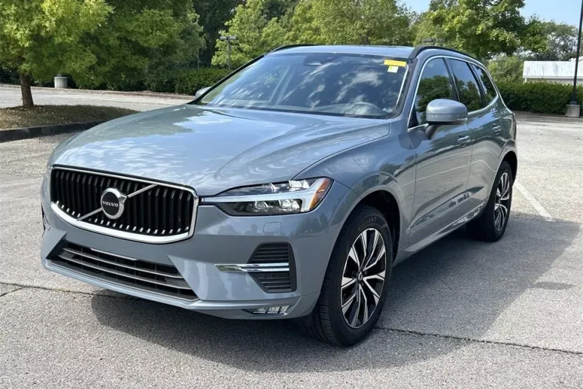 2023 Volvo XC60 Core photo 1