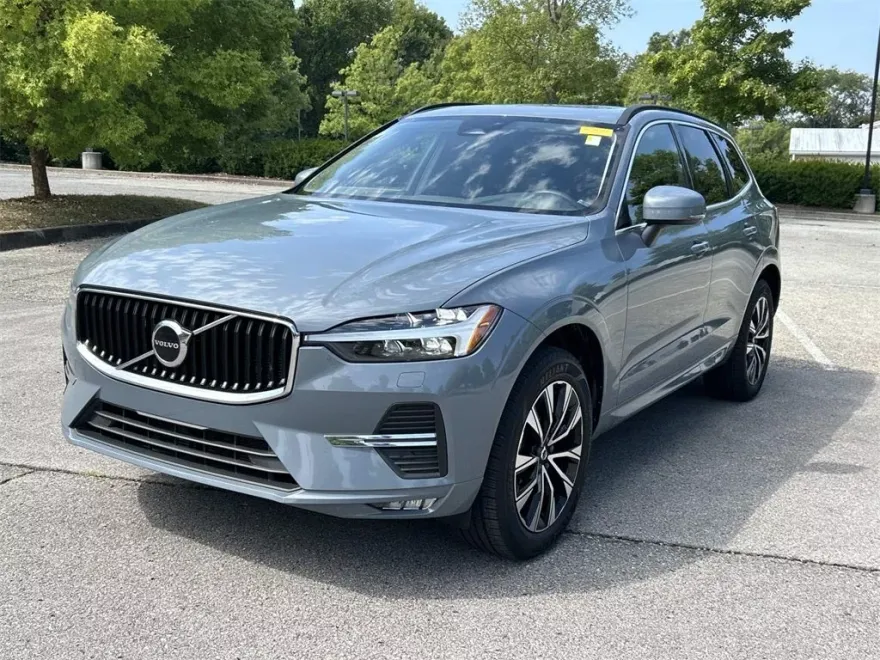 2023 Volvo XC60 Core photo 1