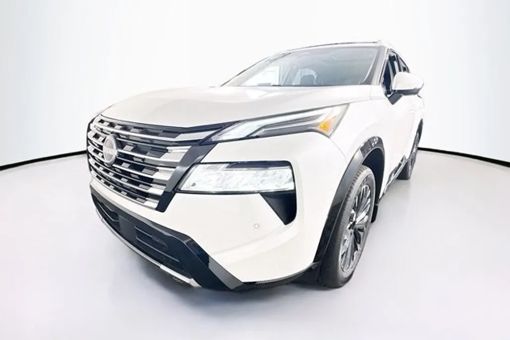 2026 Nissan Rogue Platinum photo 1