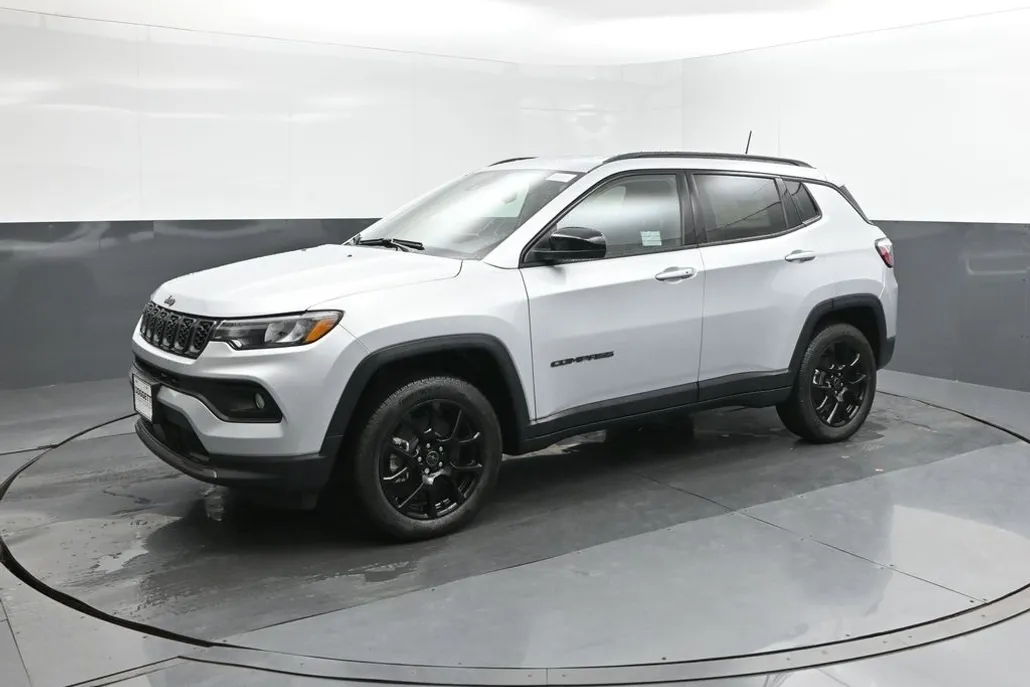 2025 Jeep Compass Latitude photo 1