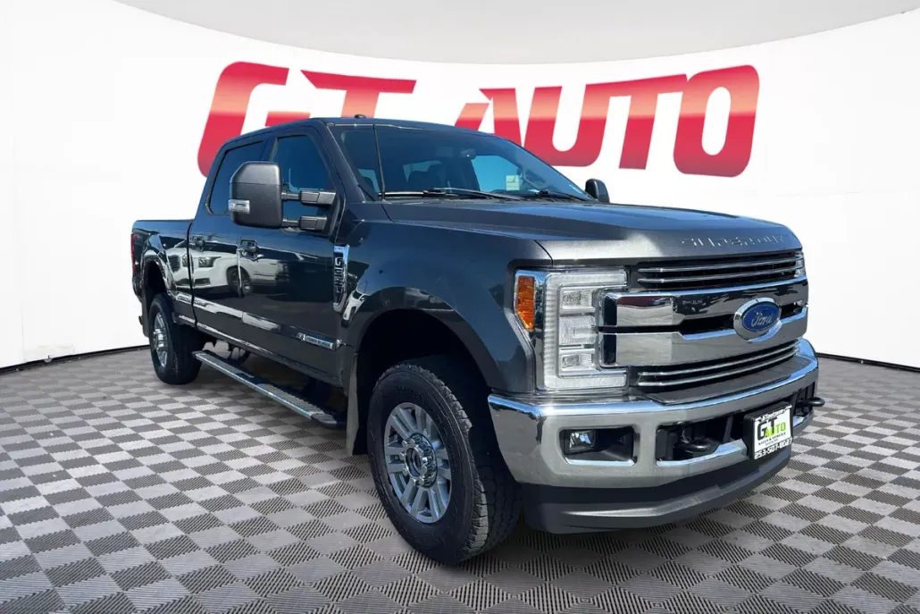 2017 Ford F-350 Lariat photo 1