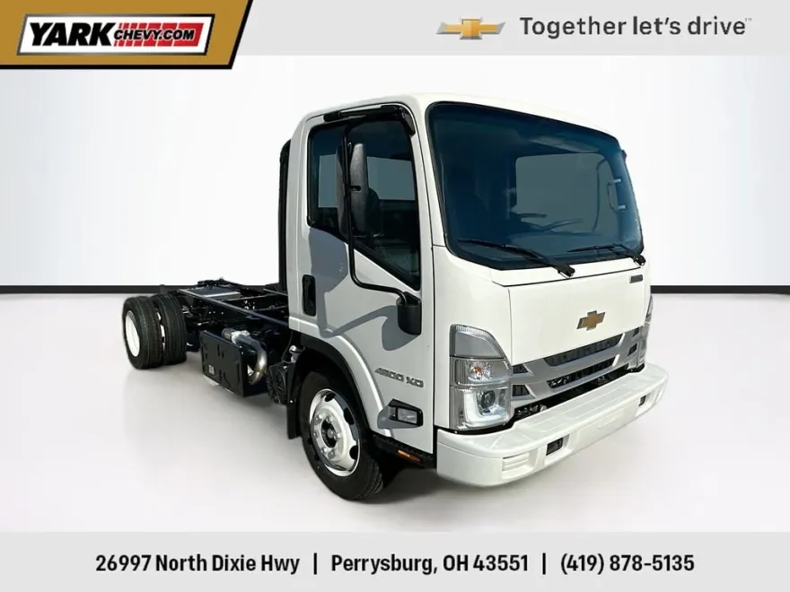 2024 Chevrolet Silverado 4500HD Base photo 1