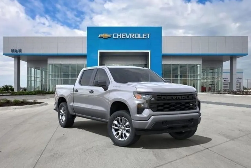 2025 Chevrolet Silverado 1500 Custom photo 1